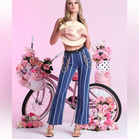 Fabulous wide leg denim pants with chains - Picture 2 of 4